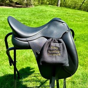 Black stirrup covers “Keep moving forward”